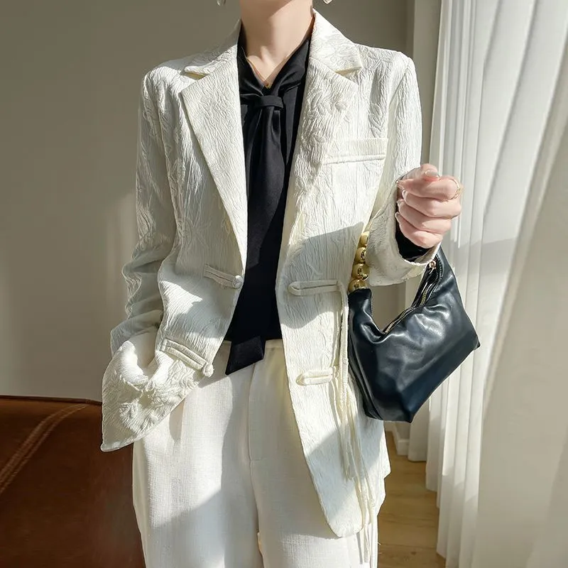 Women Formal Wear Blazers - Witte getextureerde blazer voor dames, met